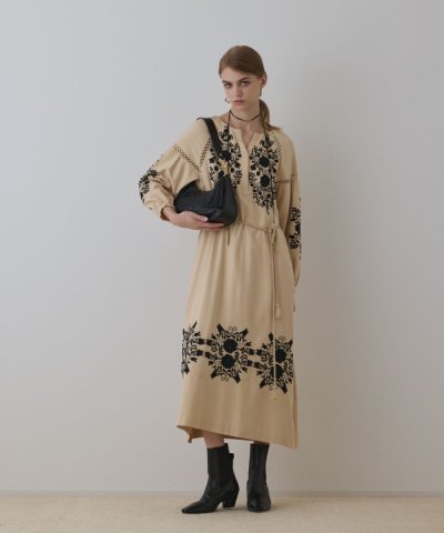 エンブロイダリーカフタンワンピース