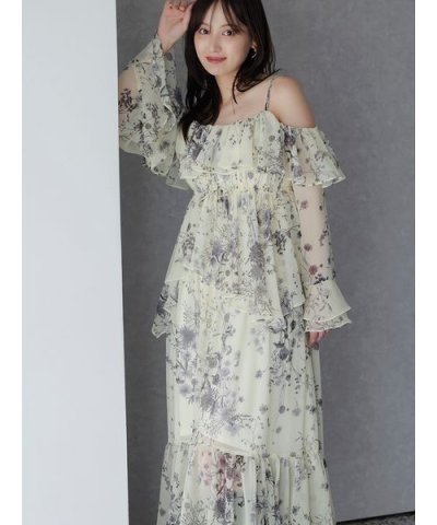 オフショルフリルワンピース