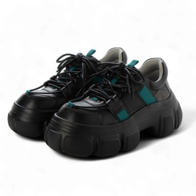 マナ MANA スニーカー