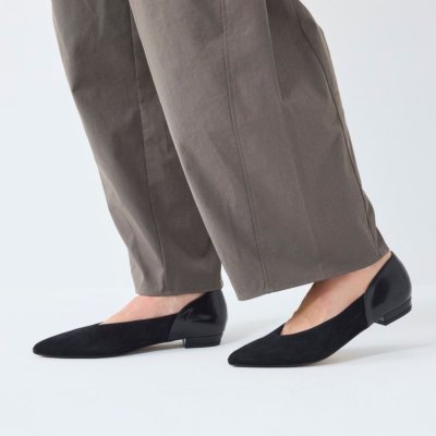 ヒップス HIPS 【本革】切り替えデザインVカットパンプス