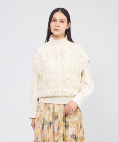 ケーブルニット タートルネックジレ