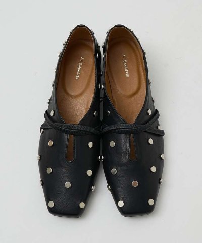 スタッズ付き ソフトレザーフラットパンプス【予約】