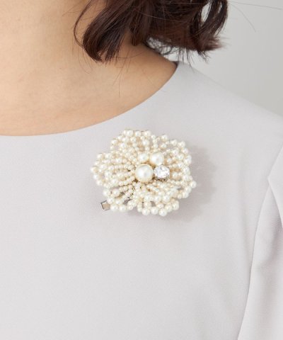 フラワーブローチ