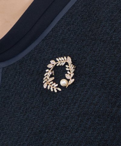 ガラスリーフブローチ