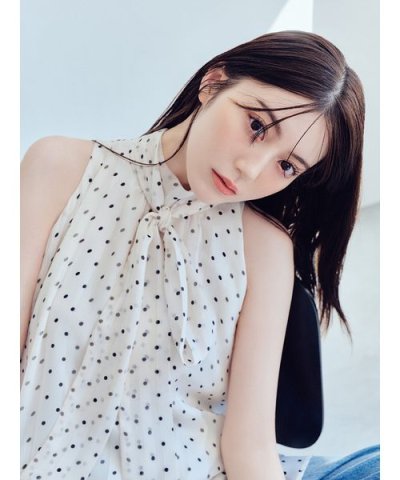 リボンタイホルターブラウス