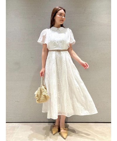 フラワーエンブロイダリーワンピース