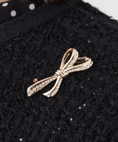 メタルブローチ