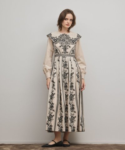 パターン刺繍ワンピース