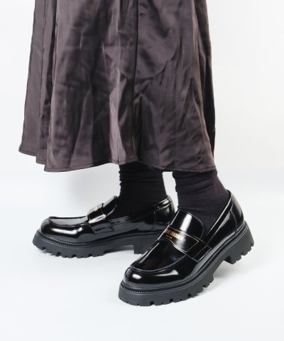 スティーブ マデン STEVE MADDEN ロゴベルト厚底ローファー