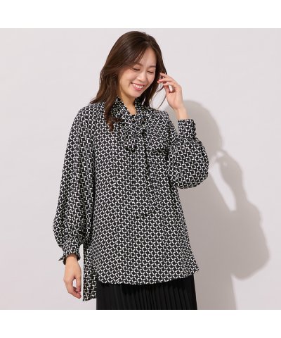 ピサーノ PISANO 【手洗いOK】幾何柄・リボンタイ・ギャザーブラウス