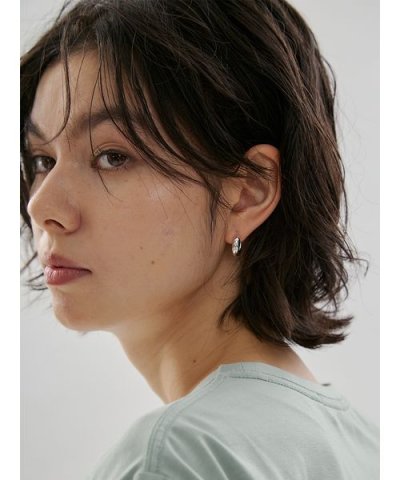 ミニホールドイヤリング