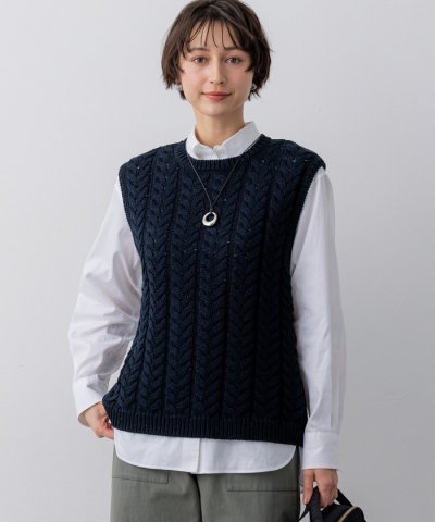 ケーブル ニットベスト