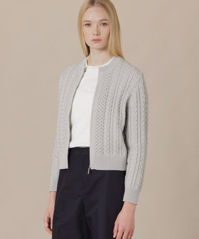 ケーブルニットカーディガン