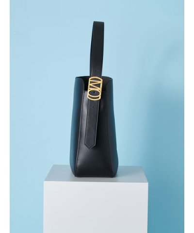 バックルモチーフバケットバッグ