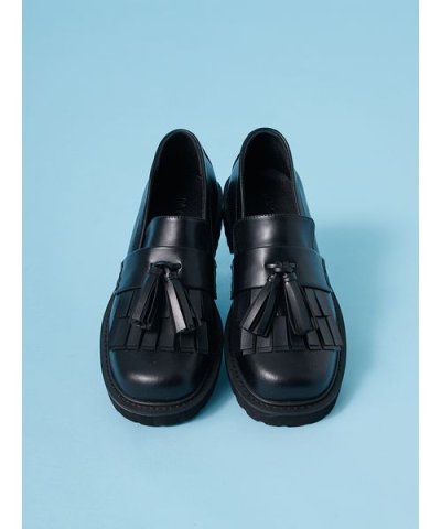 タッセルローファー