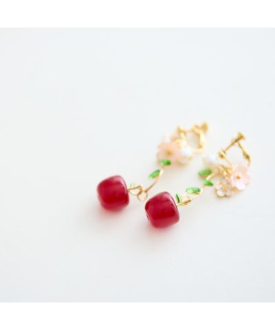 ローズティアラ RoseTiara リンゴのイヤリング