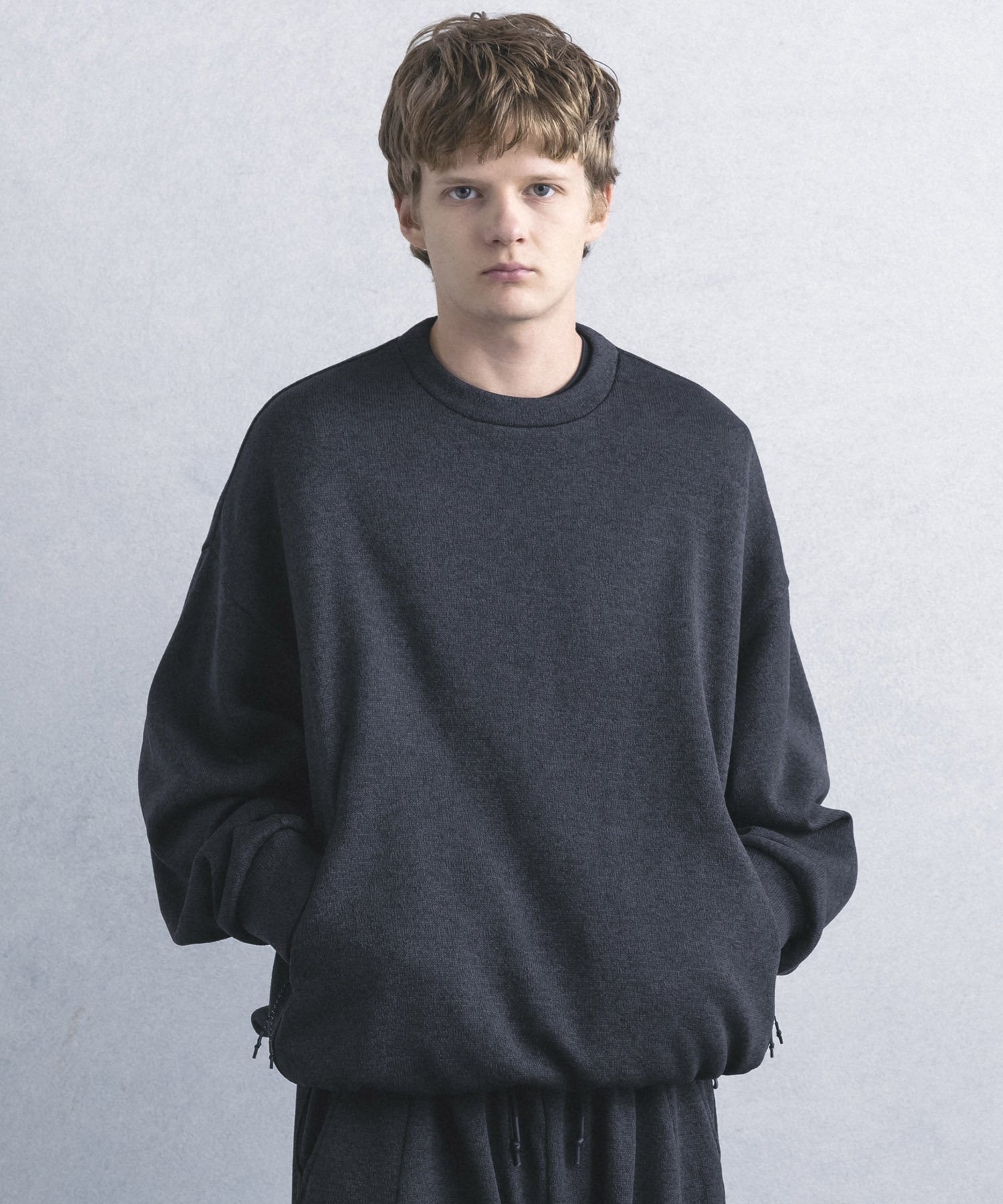 プラスフェニックス +phenix 【WEB・直営店限定】CREW NECK F