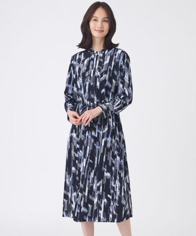 【ウォッシャブル】パウダーデシン幾何プリントワンピース