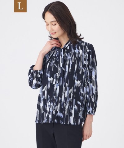 【L】【ウォッシャブル】パウダーデシン幾何プリントブラウス
