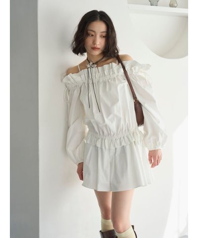 デコルテフリルミニロンパース