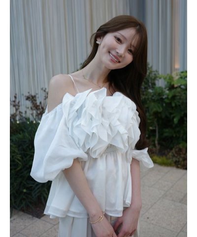 フラワーライクフリルペプラムブラウス