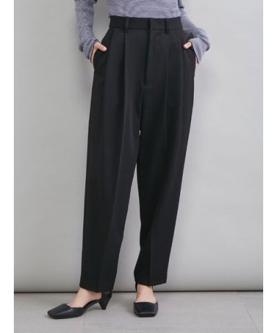 ２タックテーパードパンツ