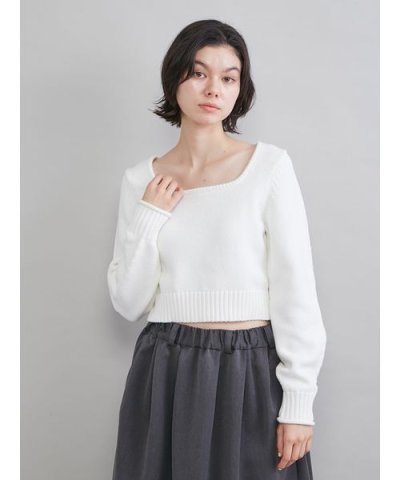 スクエアネックニット