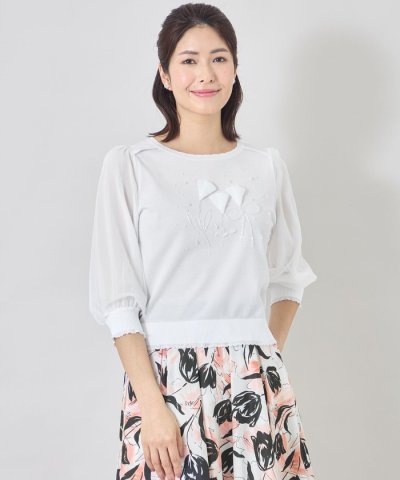 ジュエルチューリップ刺しゅう プルオーバー