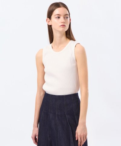 Uネックタンクトップ