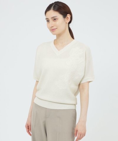 【WEB・一部店舗限定/ウォッシャブル】フラワーエンブロイダリー　プルオーバー