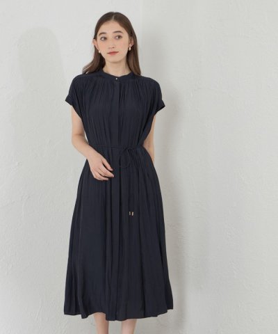アマカ AMACA ソフトサテン プリーツワンピース