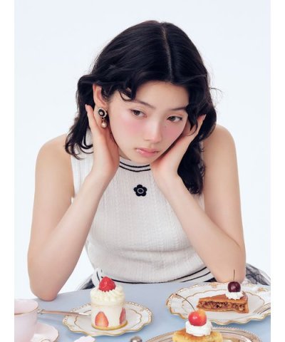 【LILY BROWN×MARY QUANT】デイジー刺繍ケーブルノースリニット